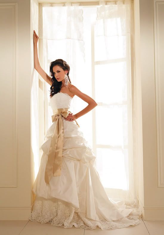 Female wedding dresses: elegant bridal gown gold embroidered