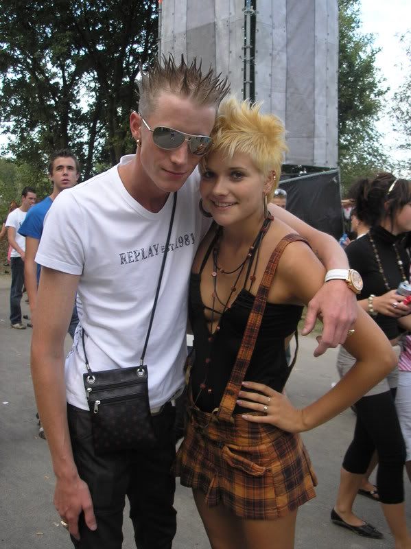 [img width=200]http://i124.photobucket.com/albums/p13/evituitjer/decibel07045.jpg[/img]