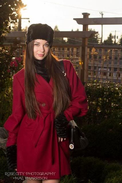 Hat, scarf and fingerless gloves, Made in USA. Coat made in Portland. 

Photo: Hal Harrison photo 1441359_10201420062598121_1181918396_n.jpg