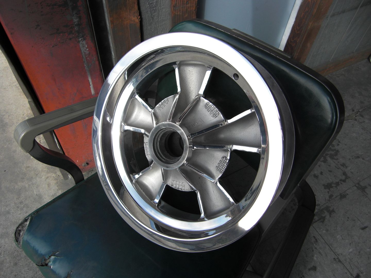 Magnesium wheel polishing 101...