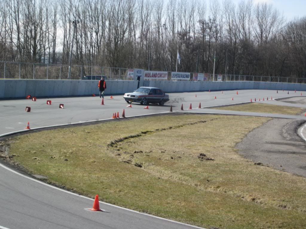 [Afbeelding: Elandrun2013008_zpscc631a51.jpg]