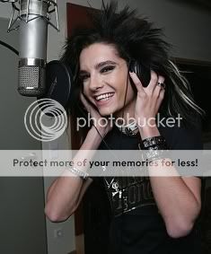 http://i124.photobucket.com/albums/p38/NickyFerrum4/Bill/7210.jpg