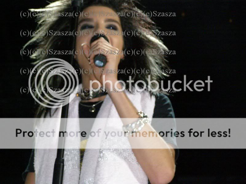 http://i124.photobucket.com/albums/p38/NickyFerrum4/Tokio%20Hotel%20in%20Budapest/TH%20fans%20pix/a657d06407cf.jpg