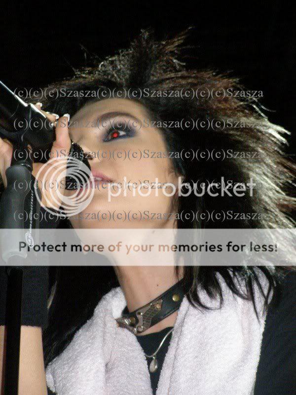 http://i124.photobucket.com/albums/p38/NickyFerrum4/Tokio%20Hotel%20in%20Budapest/TH%20fans%20pix/df734c1d8dd2.jpg